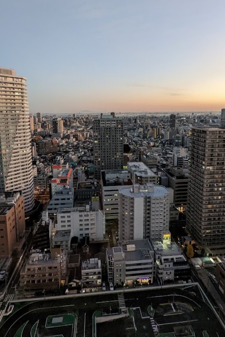 Sonnenaufgang über Tokio vom Hotel in Ikebukuro
