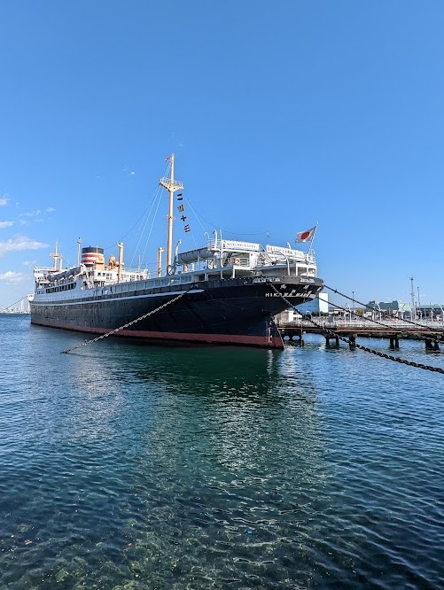 Museumsschiff Hikawa Maru im Hafen von Yokohama