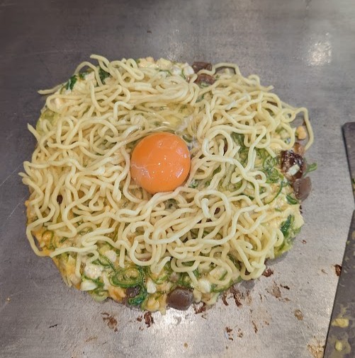 Selbst zubereitetes Okonomiyaki in Yokohama