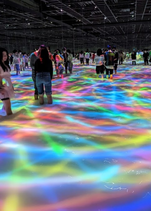 Installation im Wasser bei teamLab Planets