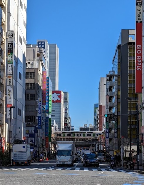 Häuserschluchten in Akihabara