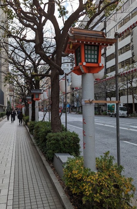 Historische Straßenlaternen in Nihonbashi