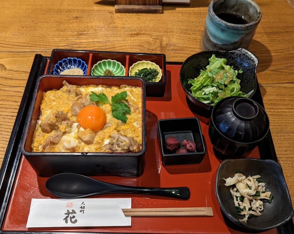 Mittagessen in einem inhabergeführten Restaurant in Nihonbashi